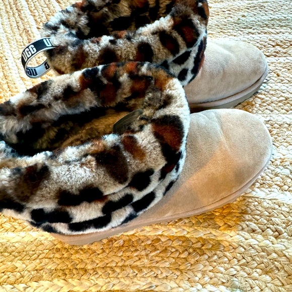 UGG boots - Picture 1 of 3